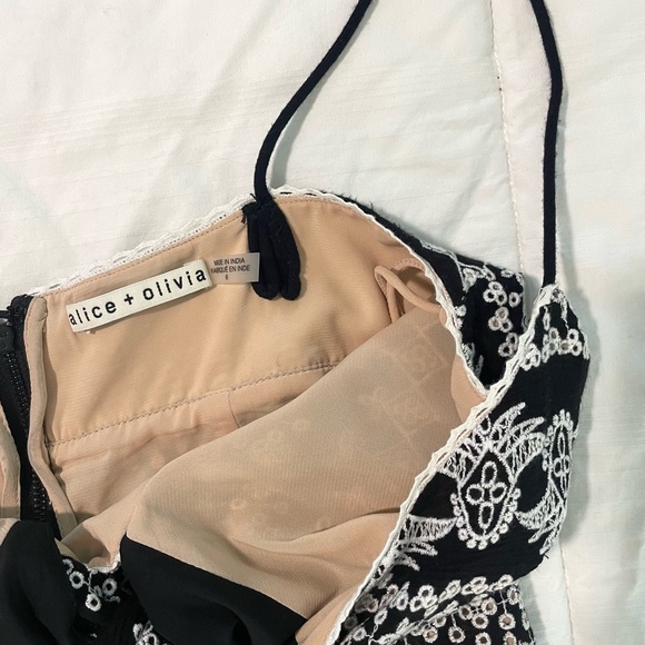 Alice & Olivia Roe Embroidered Fit Flare Mini Dress Tie Front Detail SZ 6 EUC - Picture 7 of 11